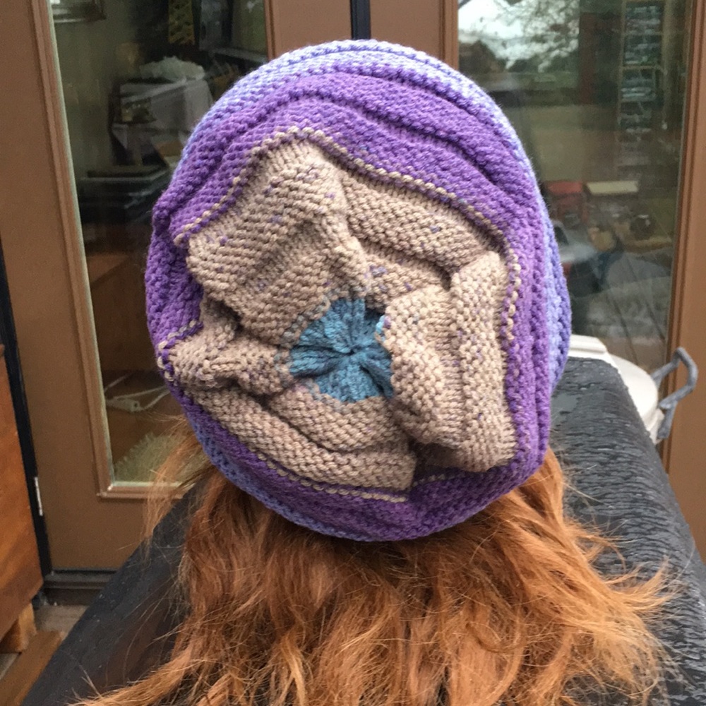 Hand Knit Hat/Toque - Picture 2 of 6